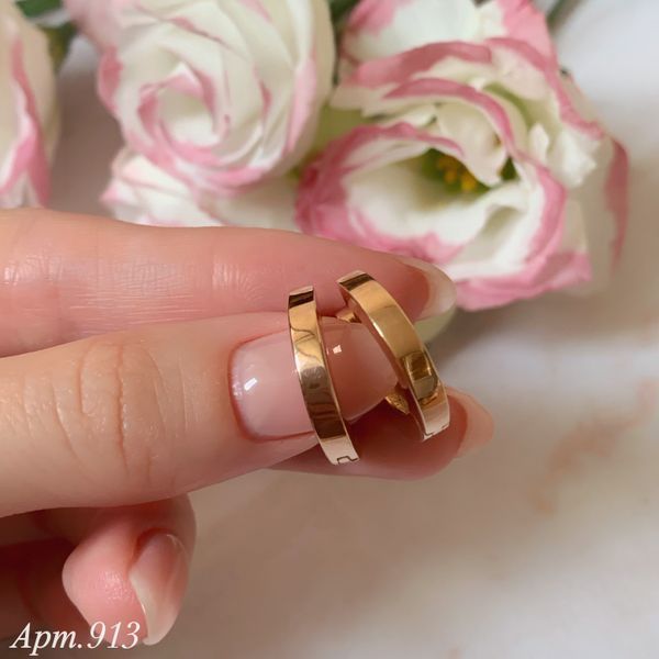 Earrings (P913)